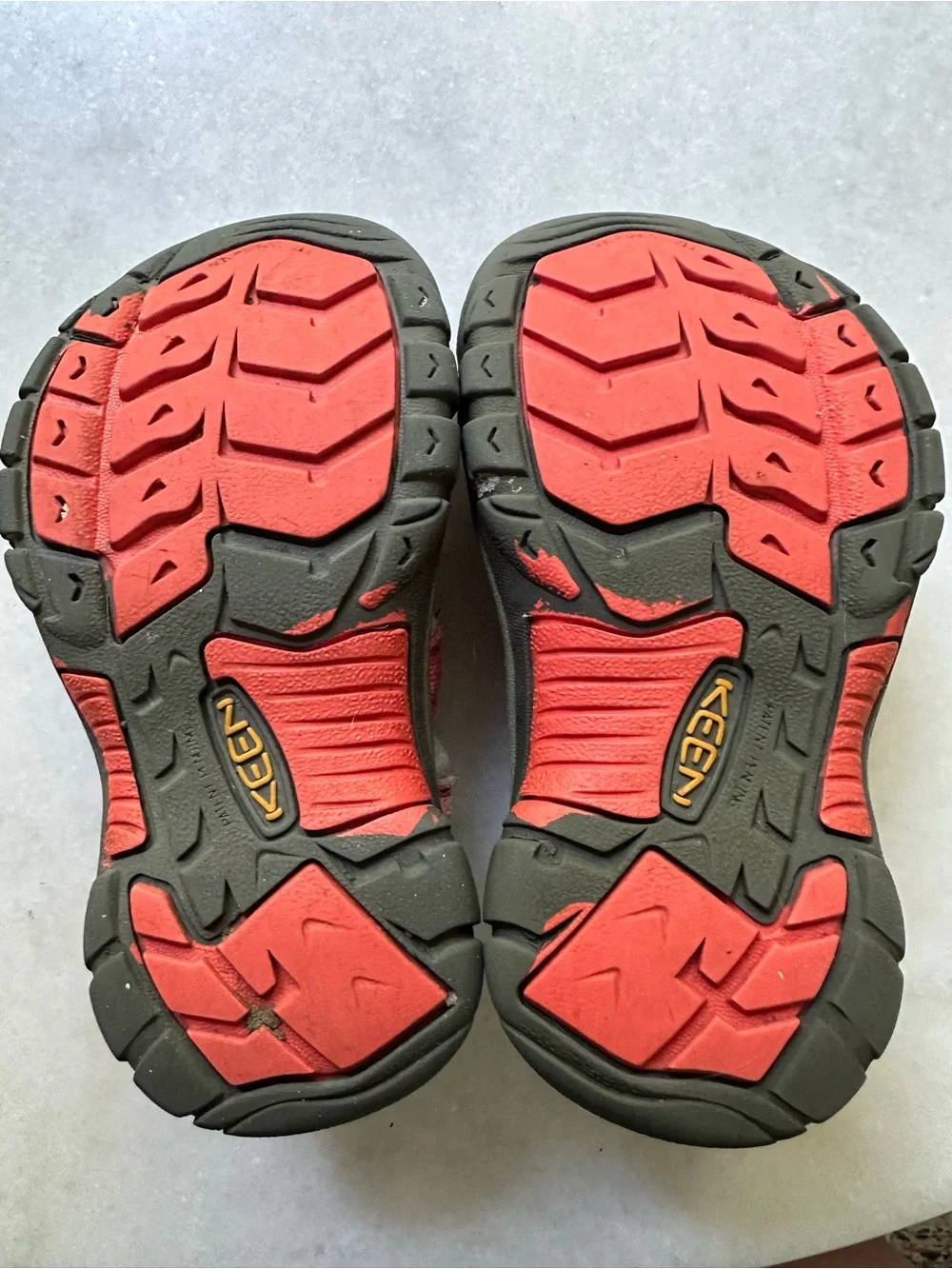 KEEN Newport H2 Kids Salmon Hiking Water Sandals Size 10 (Size 27/28 EU)